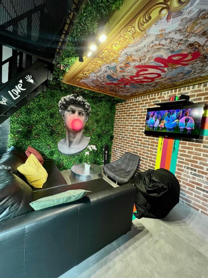 Capsule Art Deco - Jacuzzi - Netflix - Home Cinema - Arcade De Jeux & Nintendo Switch - 2 Chambres - Filet Suspendu 발랑시엔 외부 사진